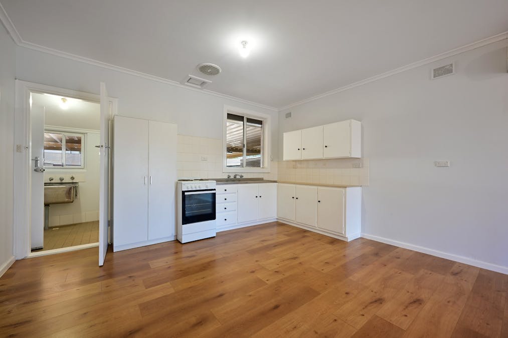 18 Winton Street, Whyalla Stuart, SA, 5608 - Image 3