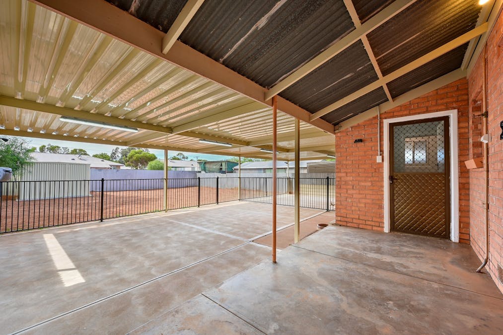 18 Winton Street, Whyalla Stuart, SA, 5608 - Image 4