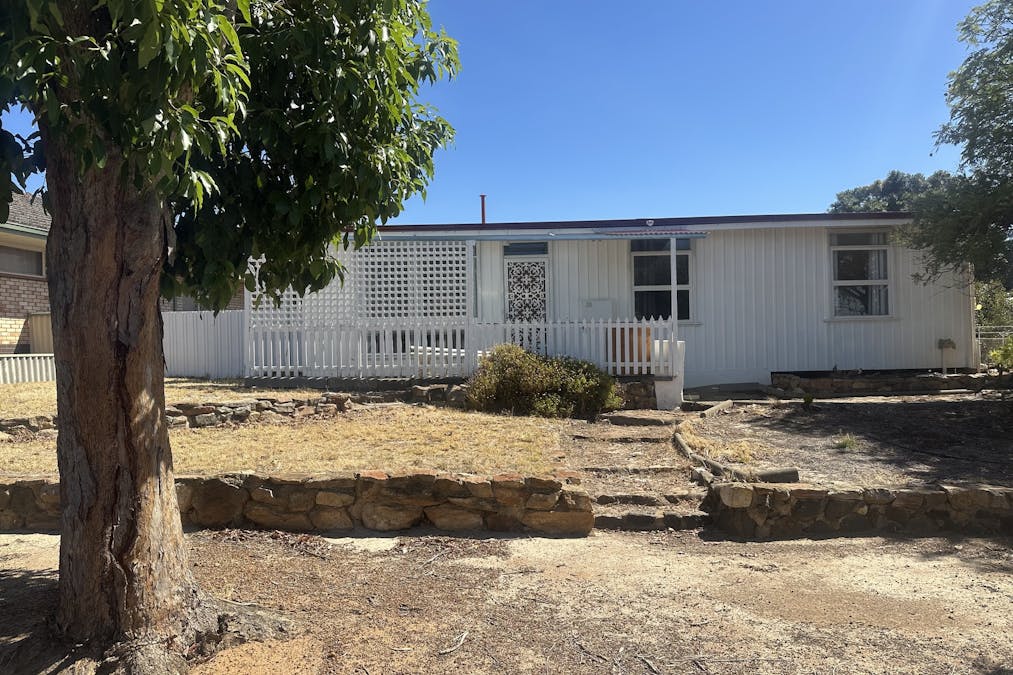 30  Mcintyre Street, Dumbleyung, WA, 6350 - Image 1