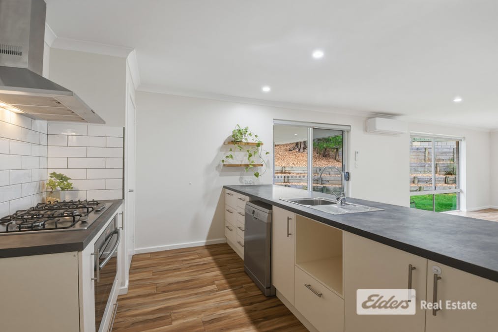 5 Finch Court, Little Grove, WA, 6330 - Image 9