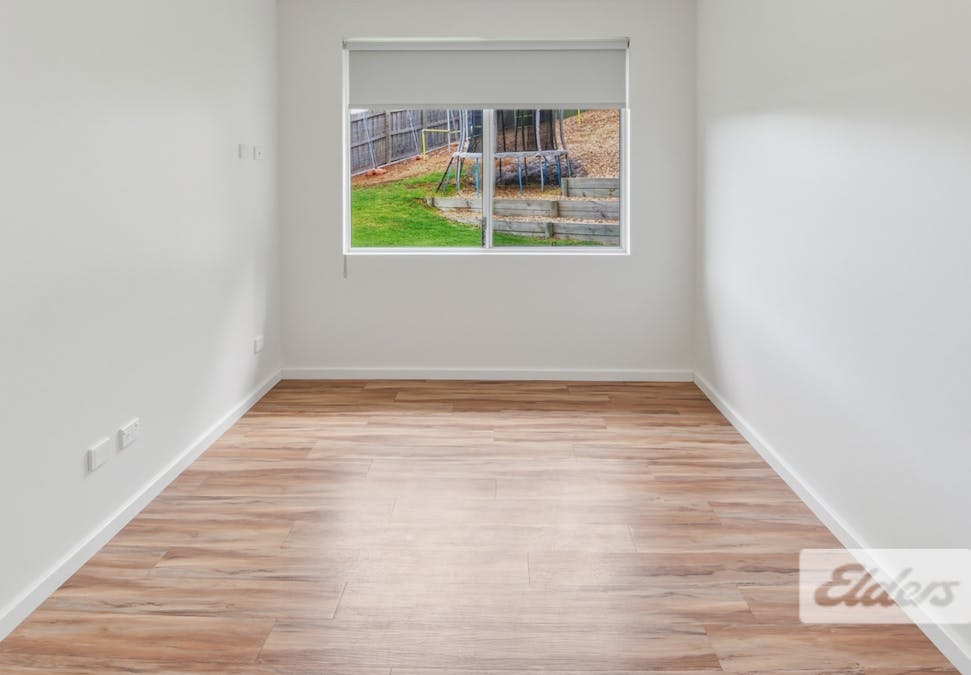 5 Finch Court, Little Grove, WA, 6330 - Image 18