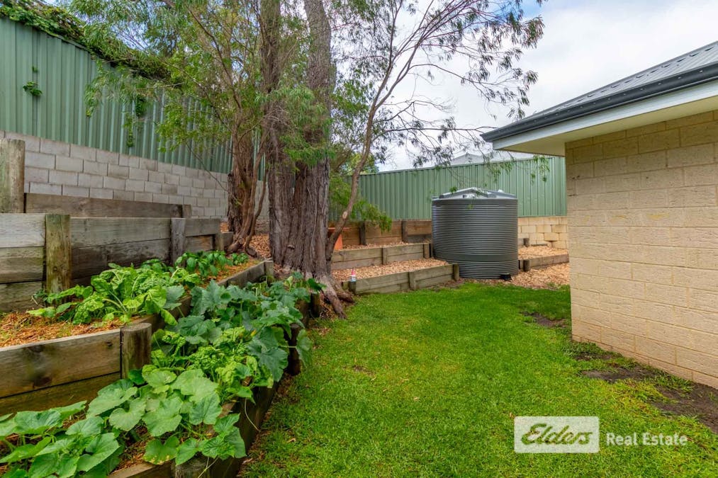 5 Finch Court, Little Grove, WA, 6330 - Image 23