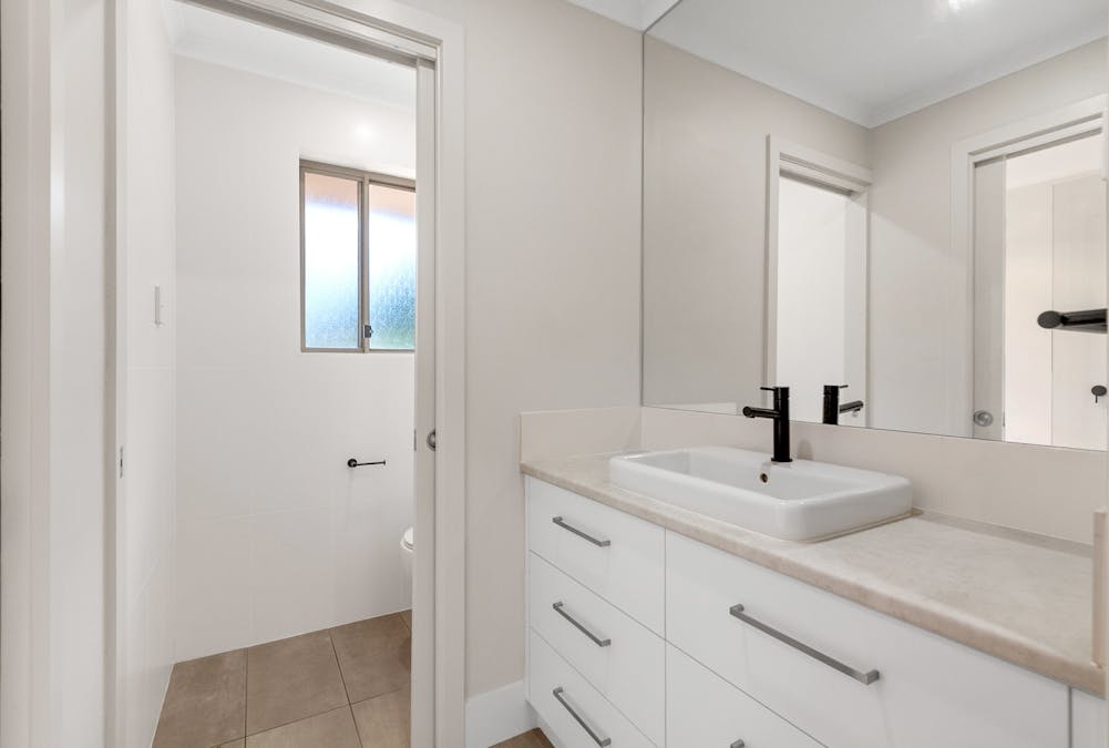 1 Roscrow Court, Clare, SA, 5453 - Image 13