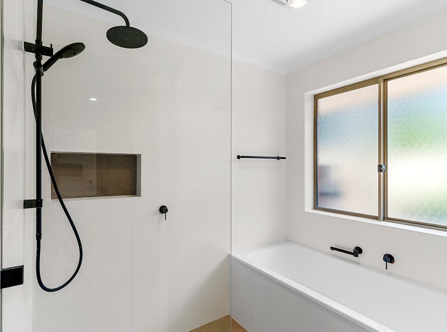 1 Roscrow Court, Clare, SA, 5453 - Image 12