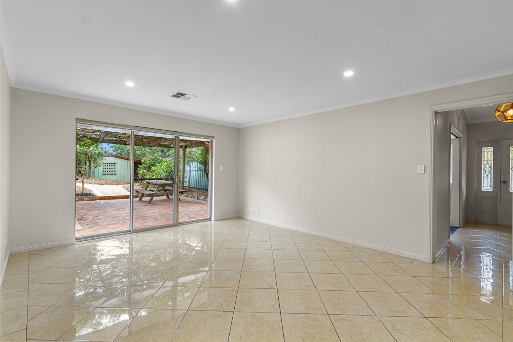 1 Roscrow Court, Clare, SA, 5453 - Image 9