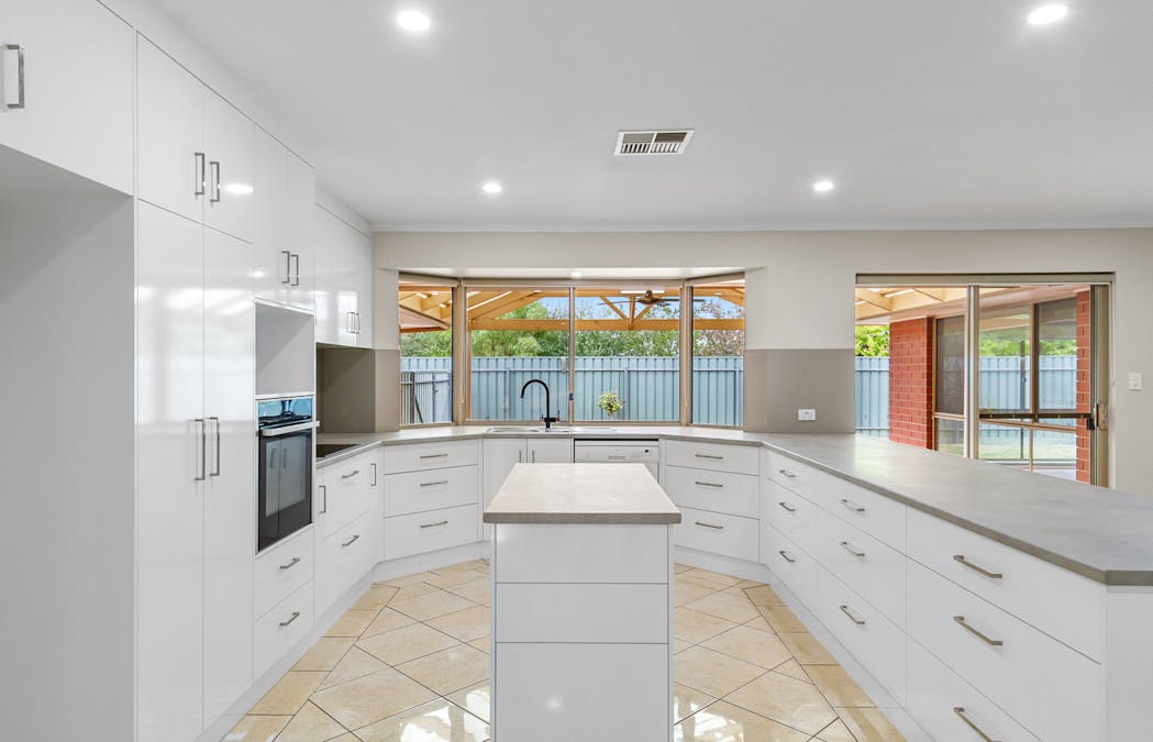 1 Roscrow Court, Clare, SA, 5453 - Image 6