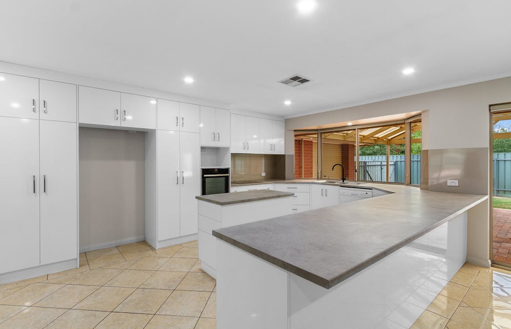 1 Roscrow Court, Clare, SA, 5453 - Image 5