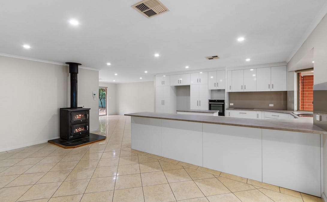 1 Roscrow Court, Clare, SA, 5453 - Image 7