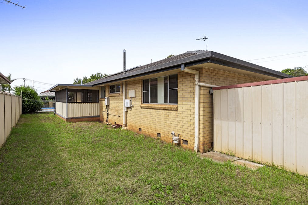 11 Honey Street, Harristown, QLD, 4350 - Image 2