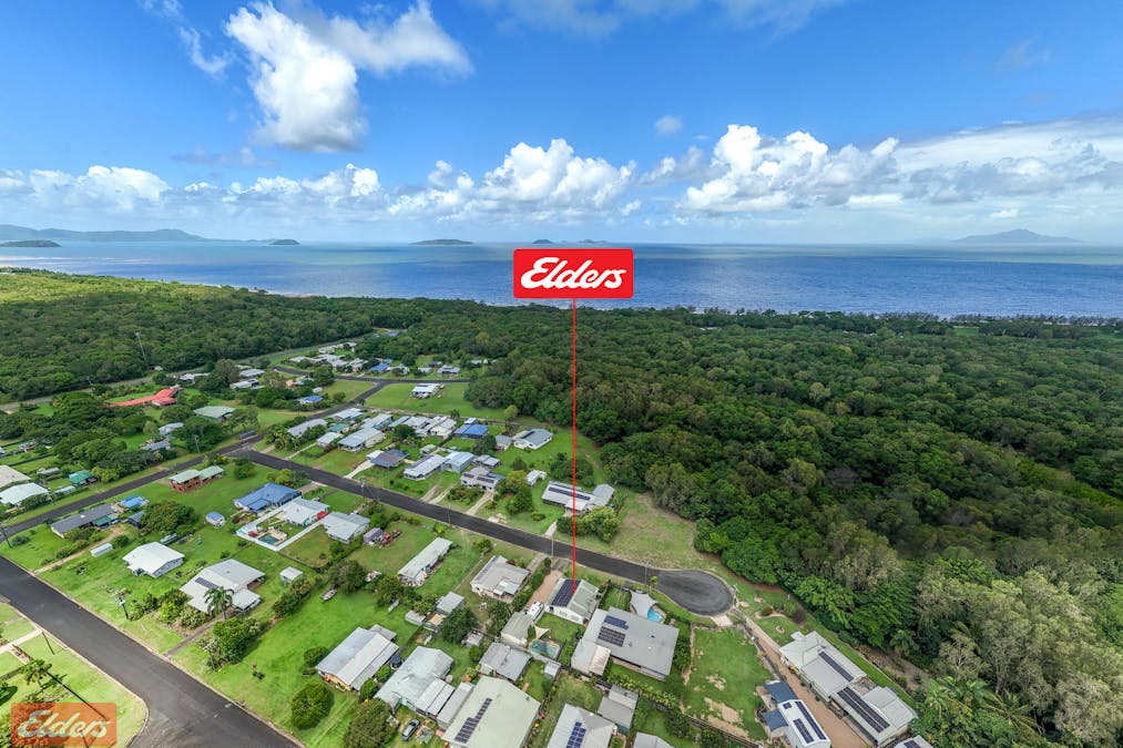17 Casuarina Street, Tully Heads, QLD, 4854 - Image 3
