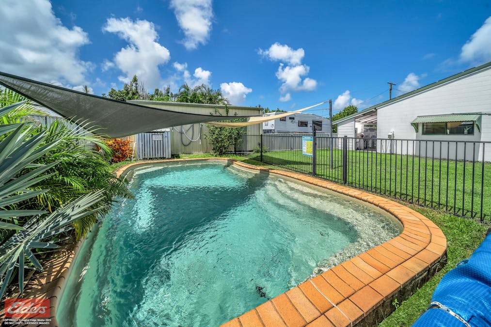 17 Casuarina Street, Tully Heads, QLD, 4854 - Image 25