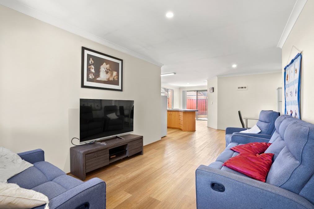 3/4 Moreton Crescent, Warnbro, WA, 6169 - Image 2