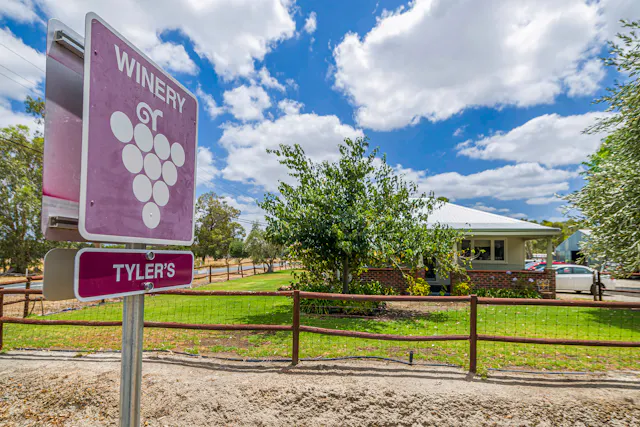 301 Padbury Avenue — photo from Elders Real Estate WA Rural & Metro