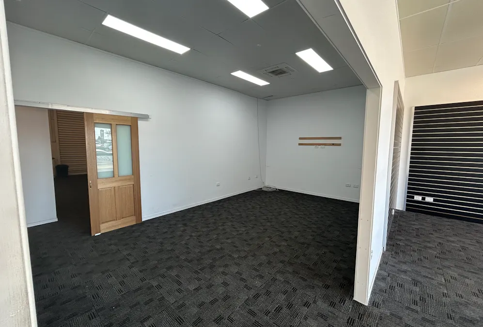 2/81 Hanson Road, Gladstone Central, QLD, 4680 - Image 3