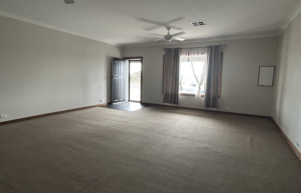 294 Alamein Avenue, Loxton, SA, 5333 - Image 2