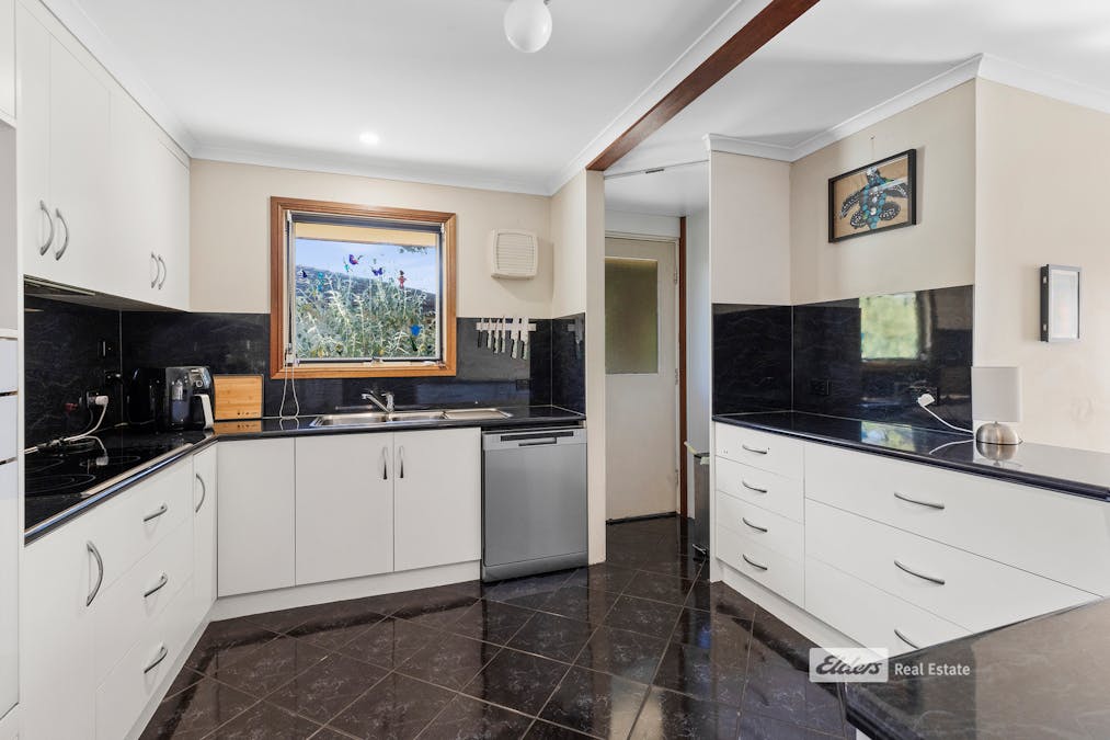 84 Cedar Avenue, Naracoorte, SA, 5271 - Image 5