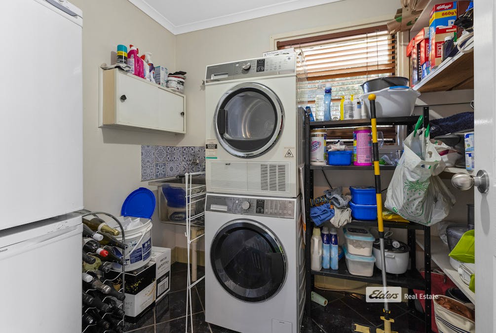 84 Cedar Avenue, Naracoorte, SA, 5271 - Image 11