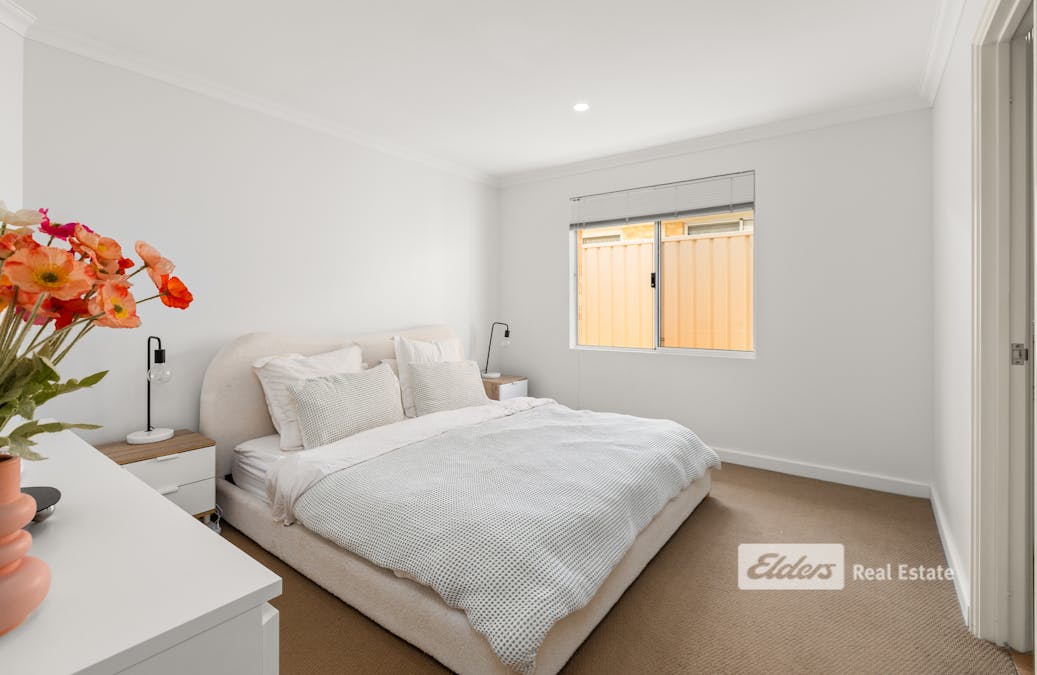 17B Cambrose Avenue, Australind, WA, 6233 - Image 10