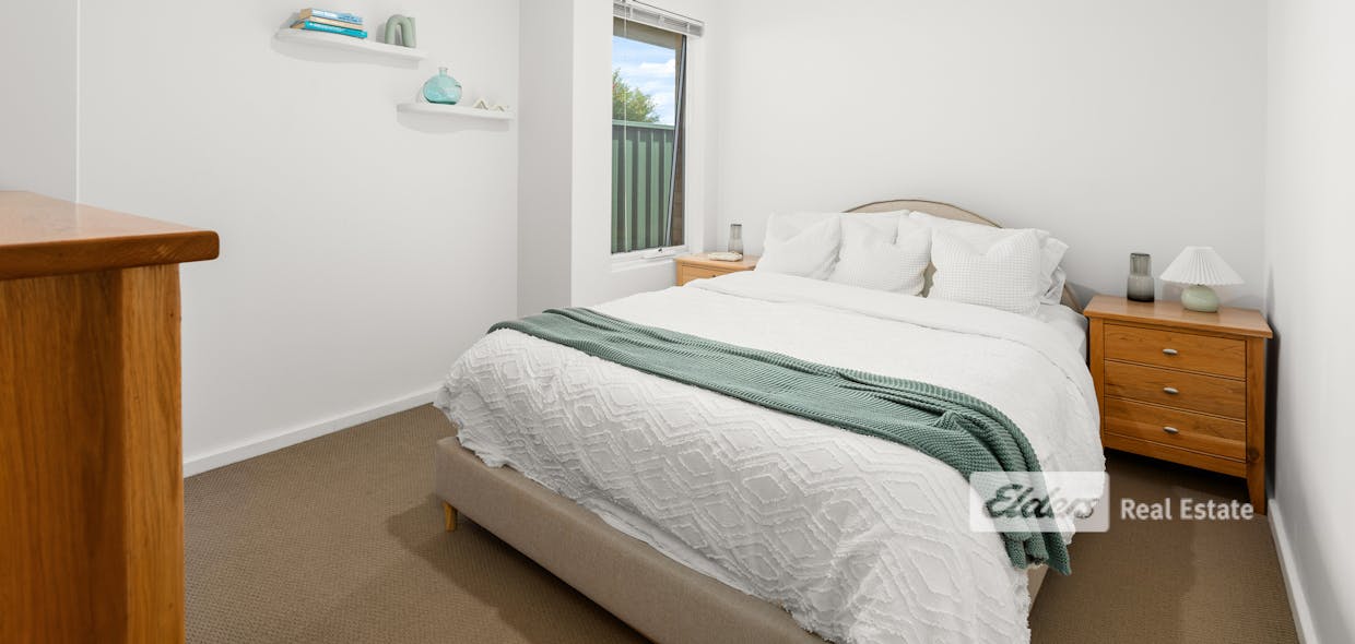 17B Cambrose Avenue, Australind, WA, 6233 - Image 12