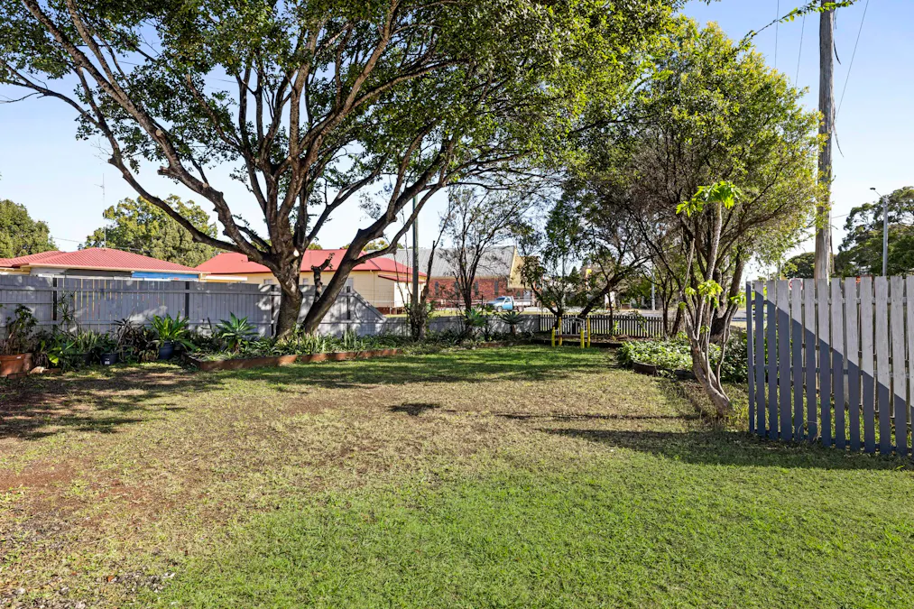 1/85 Hill Street, Newtown, QLD, 4350 - Image 12