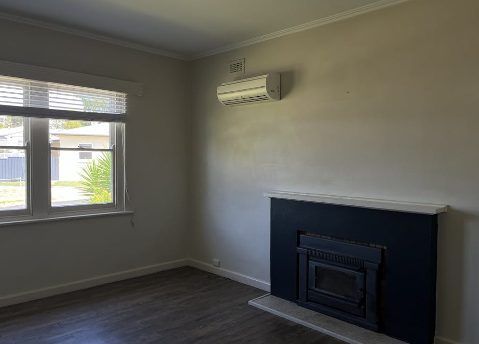 1 Guernsey Street, Naracoorte, SA, 5271 - Image 2