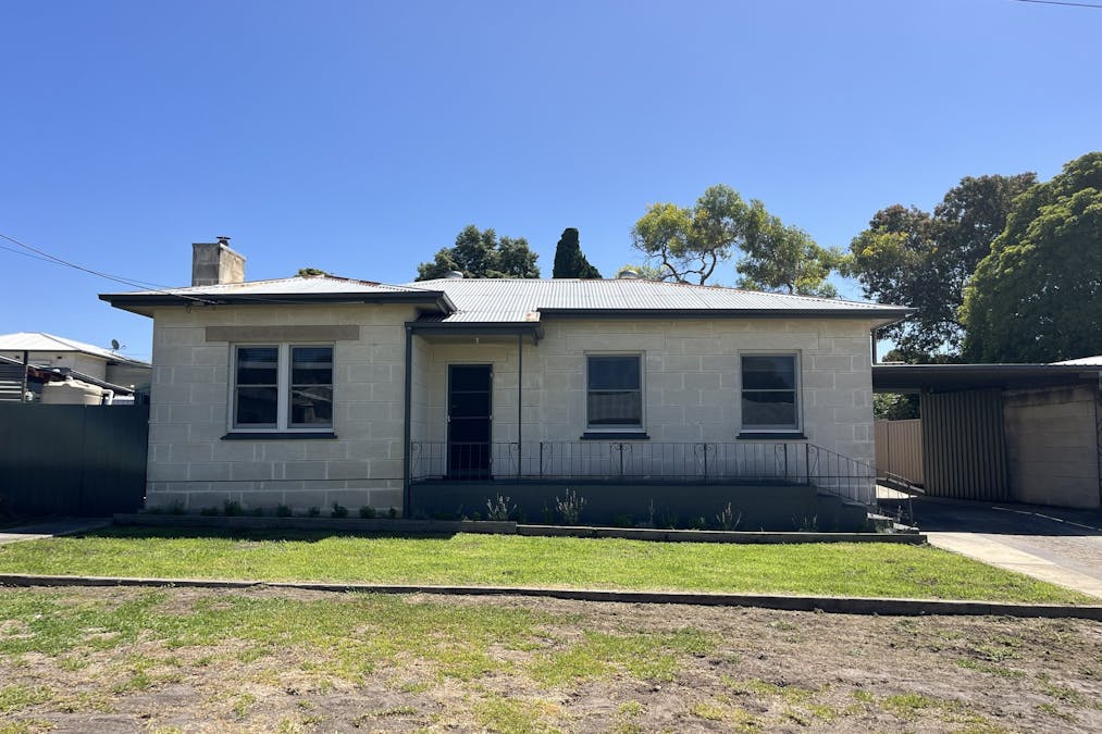 1 Guernsey Street, Naracoorte, SA, 5271 - Image 1