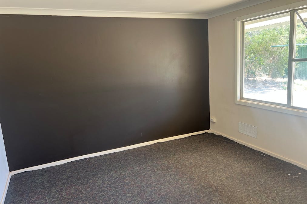 8 Longhurst Street, Narembeen, WA, 6369 - Image 3