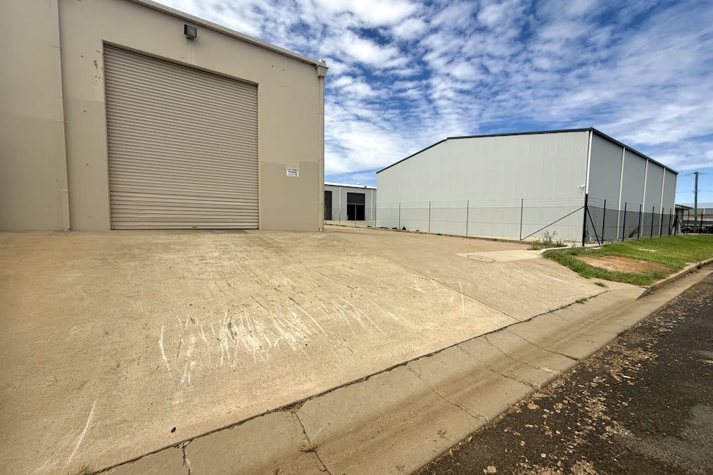 13a Salesyard Road, Parkes, NSW, 2870 - Image 1