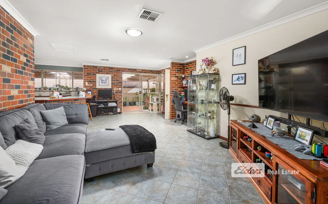 12 Magdalen Place, College Grove, WA, 6230 - Image 8