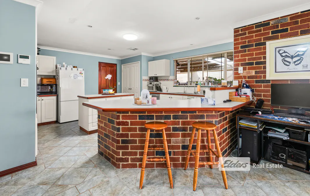 12 Magdalen Place, College Grove, WA, 6230 - Image 9