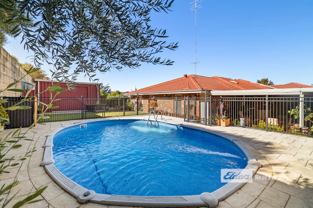 12 Magdalen Place, College Grove, WA, 6230 - Image 24