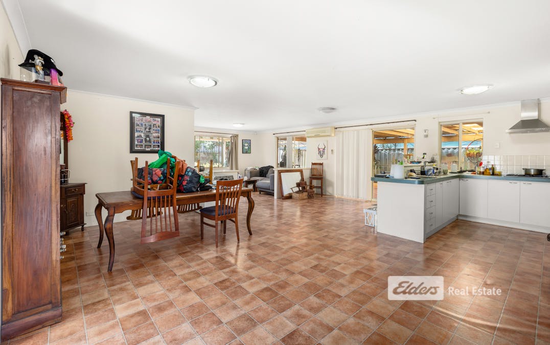 4 Clematis Lane, Glen Iris, WA, 6230 - Image 4
