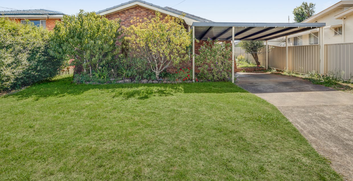 9 Greyfriars Street, Rockville, QLD, 4350 - Image 2