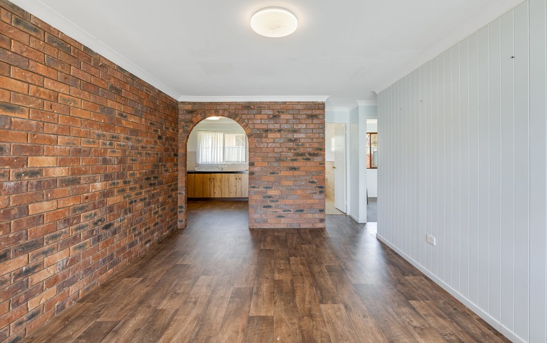 16 Schultz Street, Kearneys Spring, QLD, 4350 - Image 4