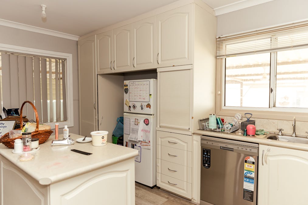 9 Boyd Street, Merredin, WA, 6415 - Image 2