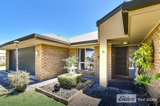 10 Davenport Street — photo from Elders Real Estate Robe