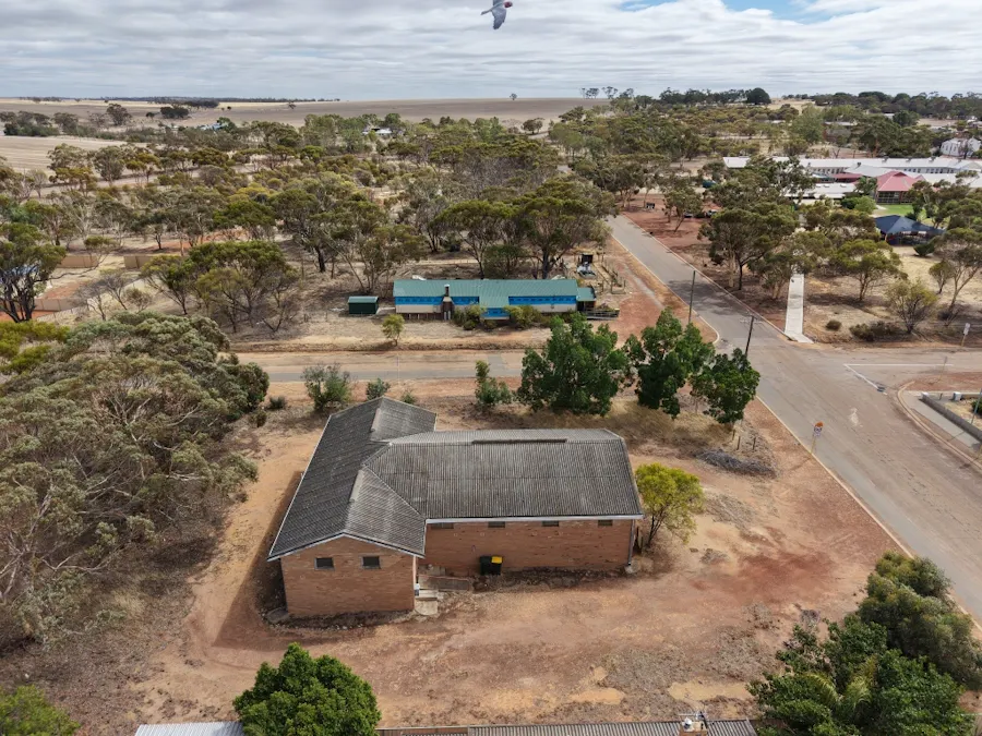 15  Cubbine Road, Quairading, WA, 6383 - Image 4