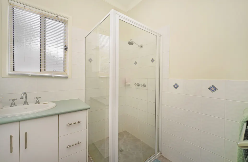 1-4/11 Uren Court, Hamilton, VIC, 3300 - Image 5