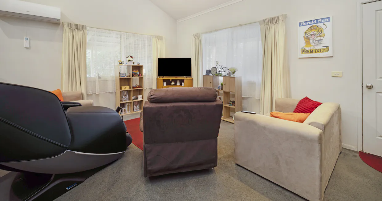 1-4/11 Uren Court, Hamilton, VIC, 3300 - Image 4