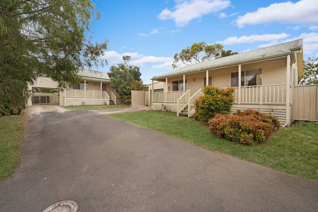 1-4/11 Uren Court, Hamilton, VIC, 3300 - Image 1