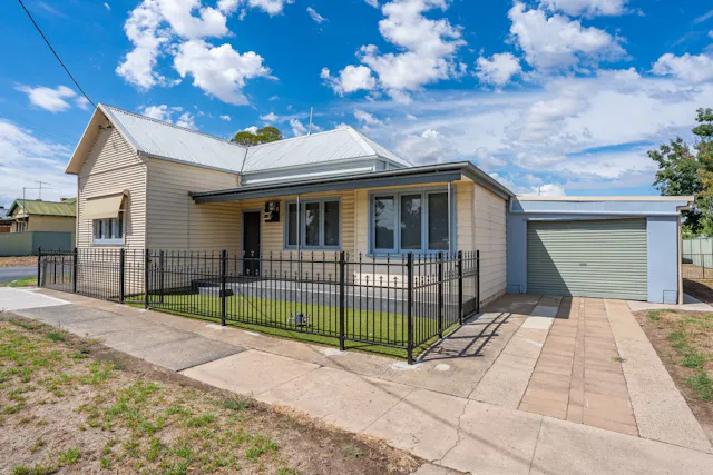 60 Wallace Street — photo from Elders Real Estate Holbrook