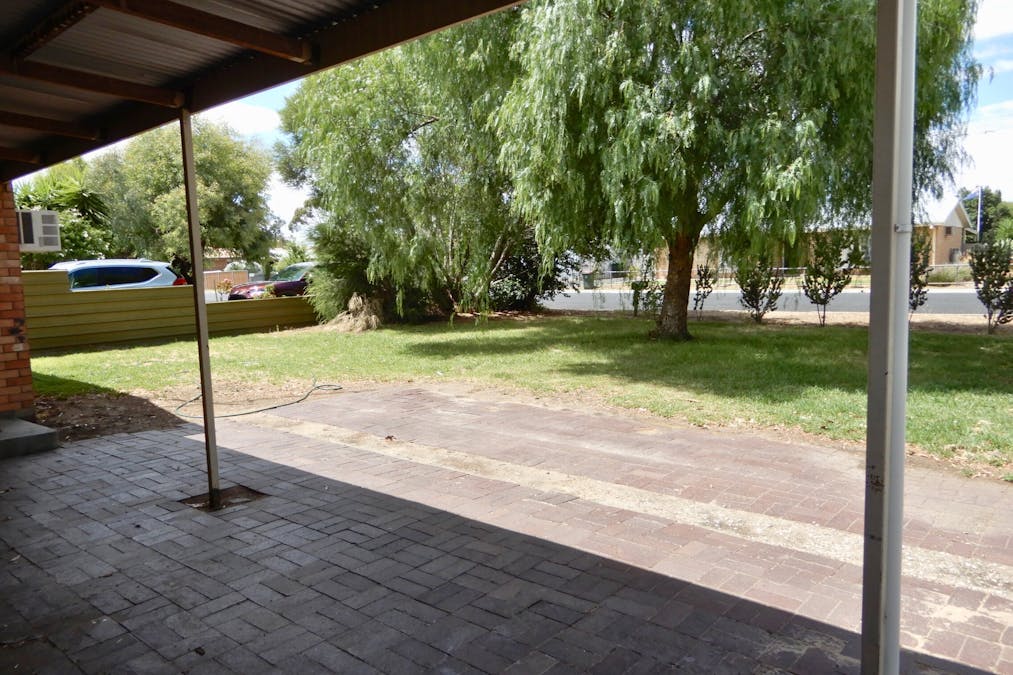 51 Salom Street, Bordertown, SA, 5268 - Image 2