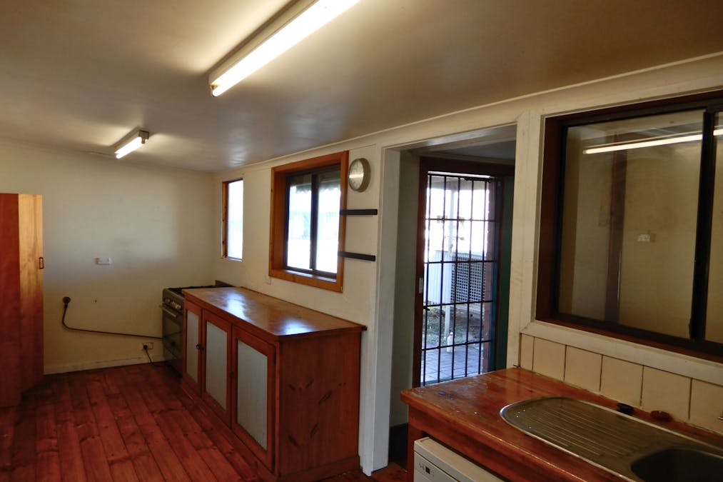 51 Salom Street, Bordertown, SA, 5268 - Image 9