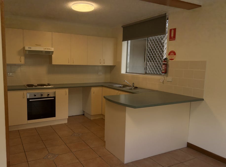 3/141 Auckland Street, Gladstone Central, QLD, 4680 - Image 3