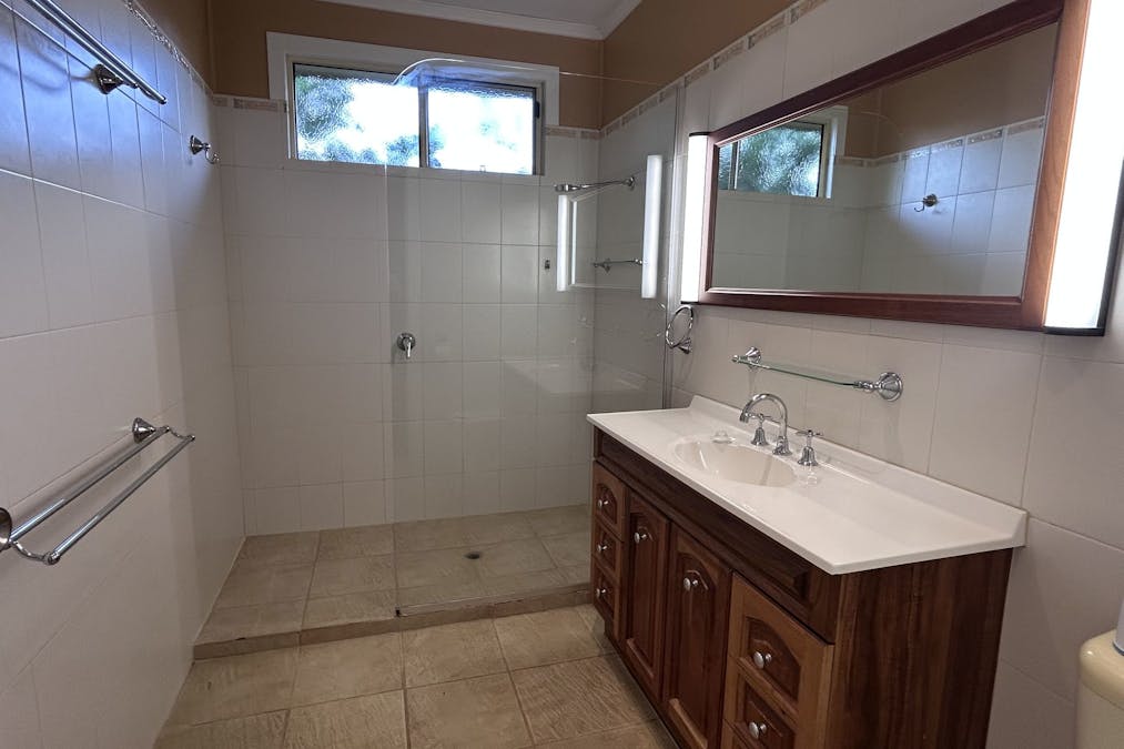 11 Hawthorne Street, Dalby, QLD, 4405 - Image 7