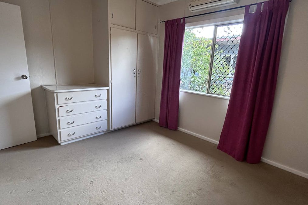 11 Hawthorne Street, Dalby, QLD, 4405 - Image 6