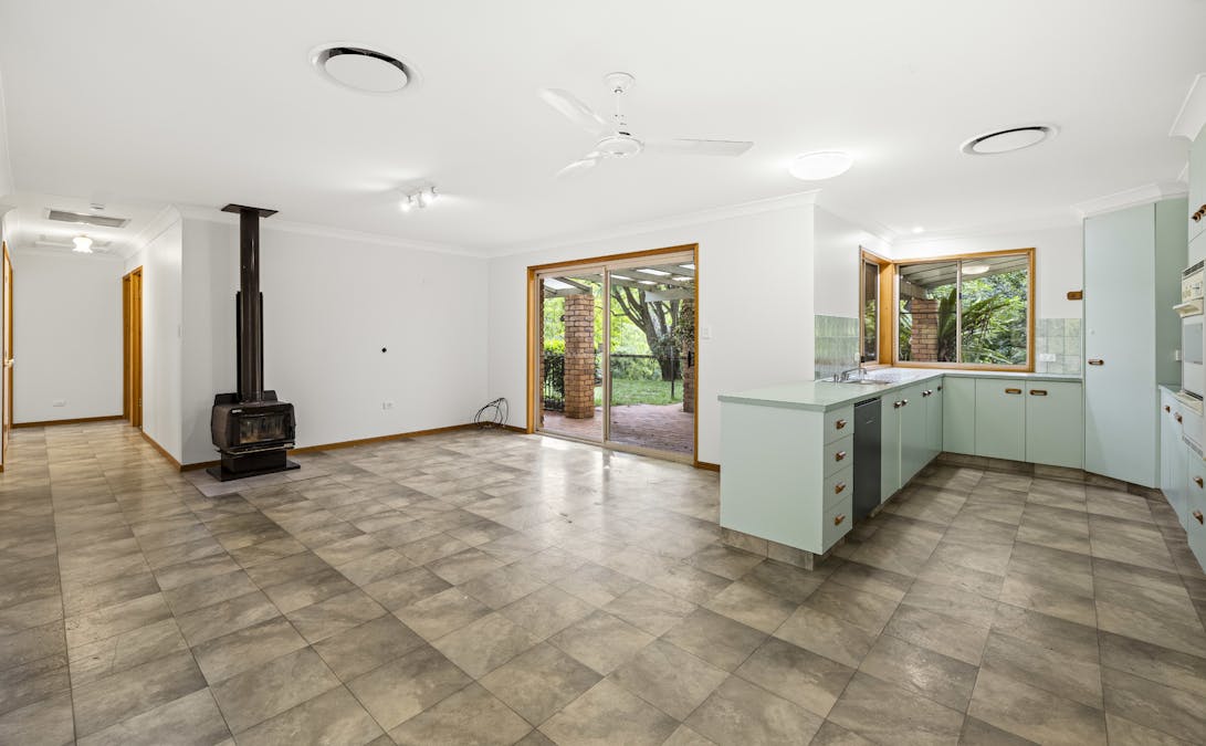 1127 Ruthven Street Street, Kearneys Spring, QLD, 4350 - Image 9