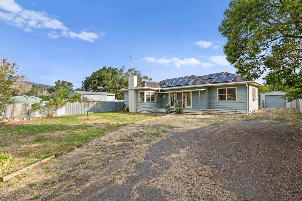 15 & 15A Gobur Street, Euroa, VIC, 3666 - Image 11