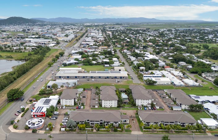 10/6-12 Henry Street, West End, QLD, 4810 - Image 1