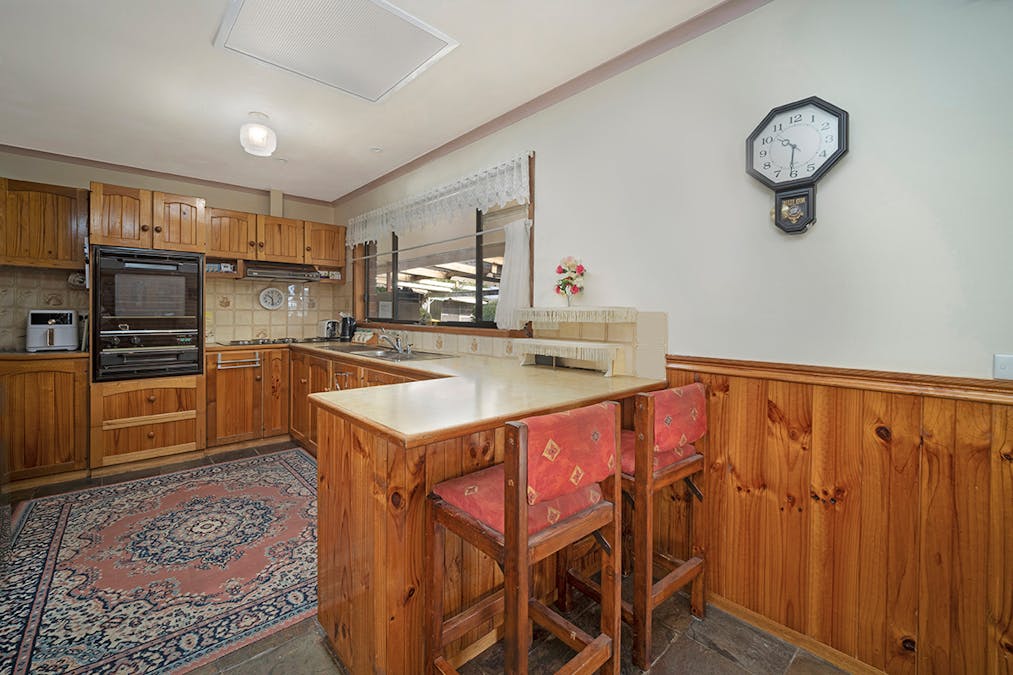 118-120 Kenny Street, Hamilton, VIC, 3300 - Image 2